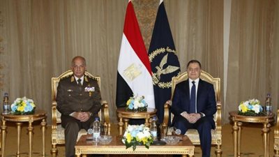 وزير الداخلية يهنئ القوات المسلحة بمناسبـــة الإحتفـال ” بيــوم الشــهيد ”