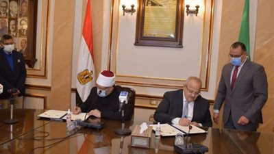 بالصور ..توقيع بروتوكول تعاون بين جامعة القاهرة ووزارة الأوقاف لتدريب أئمة المساجد