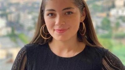 ليلى أحمد زاهر تجذب الأنظار بلياقتها في ”الجيم”