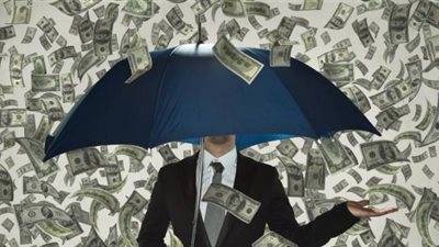 ملياردير شهير يهنئ طليقته بالزواج ويوجه لزوجها رسالة مؤثرة