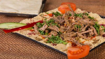 «زي المطاعم».. أسهل طريقة لتحضير حمص بالشاورما