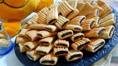 على الطريقة الخليجية.. أسهل وصفة لعمل بسكويت التمر الصحي