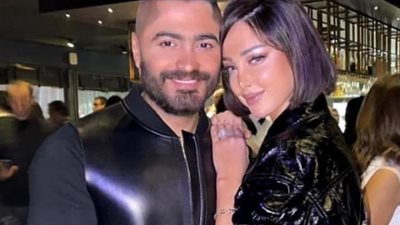 أحضان تامر حسني لزوجته بسمة بوسيل تنفي شائعة انفصالهما