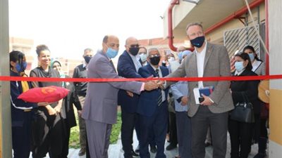 بالصور ..  إفتتاح محطة طاقة شمسية بمدرسة تواصل المجتمعية بإسطبل عنتر