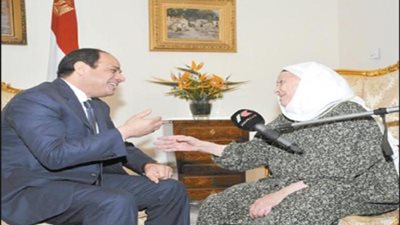 وفاة الحاجة زينب المتبرعة بقرطها الذهبى لصندوق تحيا مصر