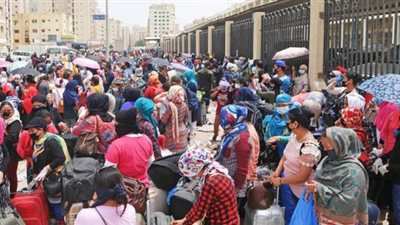 تسببت في تفشي  كورونا.. تحذيرات من ”عادة قاتلة ” عن المصريين