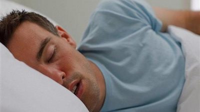 أسباب سيلان اللعاب أثناء النوم وطرق التخلص منه