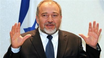 ليبرمان يطالب بوضع اليهود المتشددين ونتنياهو في  مكب النفايات