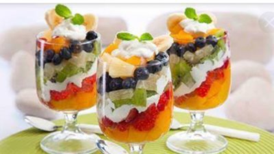 «زي المطاعم» .. كيفية تحضير عصير فواكه الشوفان للحامل