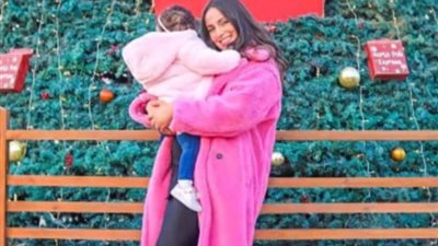 إسراء عبد الفتاح بصحبة ابنتها ”تمارا” في أحدث ظهور: الحب كله