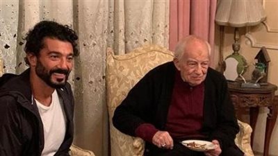 منعني من حضور جنازة عزت العلايلي وخرجني من برستيجي.. خالد النبوي يرد على اتهامات رشوان توفيق