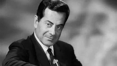 كان سببًا في صعوده لسماء النجومية ولم يتخلى عنه بعد شهرته.. حكاية حذاء فريد الأطرش الذي يعتبره تميمة حظه