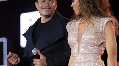 بالصور.. حكاية المطربة اليونانية التي اعترف الهضبة بحبه لها