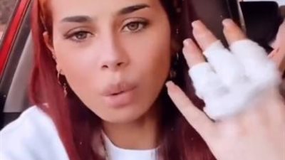 منة عرفة لجمهورها : ”كفاية قر” عملت حادثة بالعربية وعندي التهاب حاد في الغدة وكلابي بتموت