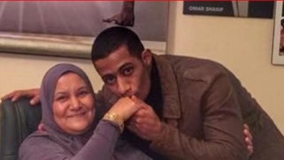 محمد رمضان يحتفل مع والدته بعيد الأم: كل سنة وكل إبن أمه راضية عنه