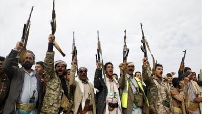 عاجل.. قتلى وجرحى في قصف حوثي استهدف كلية الآداب في تعز