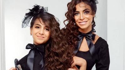 دوللي شاهين بإطلالة مختلفة برفقة نجلتها عبر ”انستجرام”