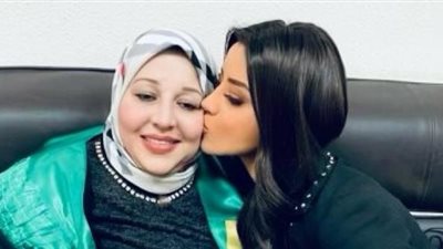 رسالة مؤثرة من رضوى الشربيني لوالدتها في عيد الأم: عيدك في الجنة يا أمي