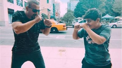 طوارئ فى منزل أحمد السقا بسبب إصابة نجله بكورونا