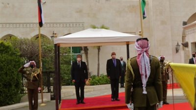 رئيس الوزراء الأردنى يستقبل نظيره المصرى للمشاركة فى اجتماع اللجنة المشتركة بين البلدين