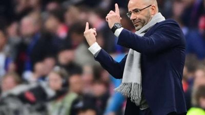 باير ليفركوزن ينهي عمل المدرب بيتر بوس ويسند مهمة الفريق إلى هانس وولف