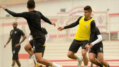 كارتيرون يقسم لاعبي الزمالك لأربع مجموعات في المران