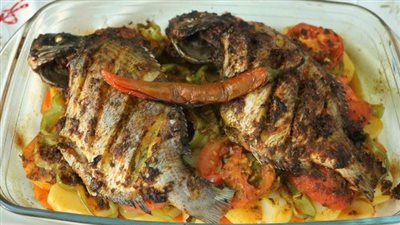 على الطريقة التونسية.. كيفية إعداد حوت في الفرن