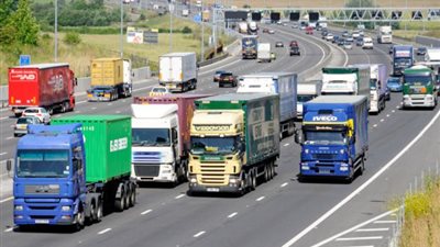 قرار عاجل بشأن عمل سيارات النقل الثقيل