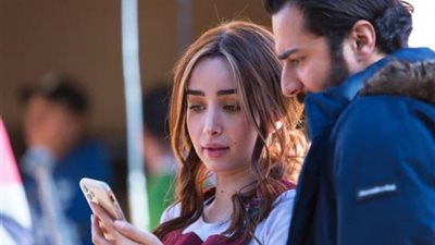 الجمهور في حيرة بعد ظهور هنا الزاهد وأحمد حاتم في صور مثيرة