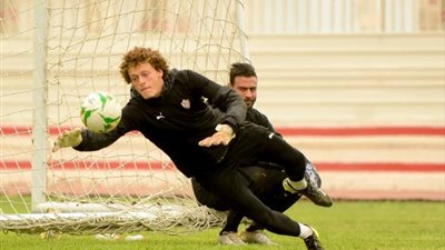 غياب حارس الزمالك عن مران الفريق.. اعرف السبب