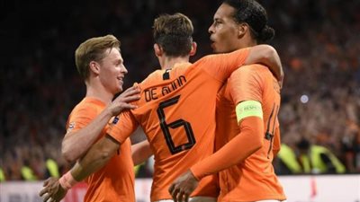 منتخب هولندا يقهر لا تفيا فى تصفيات كأس العالم