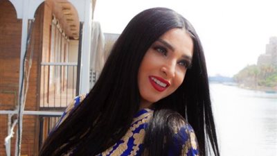 فيديو.. وصلة رقص لـ روجينا على مهرجان ”أنتي معلمة”