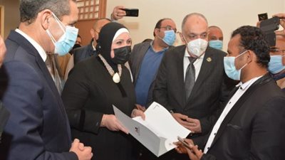 نيفين جامع: تسليم  عقود  تخصيص جديدة للمستثمرين بالمجمع الصناعى بالمحلة الكبرى .. اعرف التفاصيل