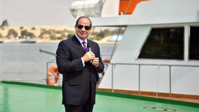 ننشر صور تفقد الرئيس السيسي لقناة السويس