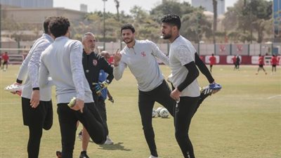 مران قوي لرباعي حراس المرمى في مران الأهلي