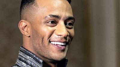 محمد رمضان يثير الجدل  بـ”لوك” هندى مع نجمة مشهورة