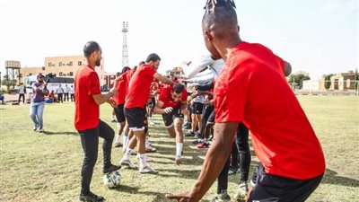 دوري أبطال إفريقيا| الفريق يحتفل بعيد ميلاد عمرو السولية