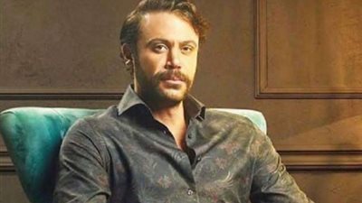 محمد إمام يتعرض لإصابة قوية فى كواليس ”النمر”