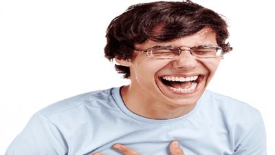 حذر منه الرسول.. الإفتاء تكشف علاقة الضحك بموت القلب