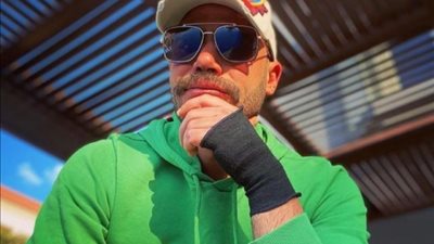 ”رفض الإستعانة بدوبلير”.. محمد إمام يتحدى إصابته ويكثف عدد ساعات تصوير ”النمر”