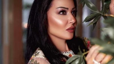 سمية الخشاب تستعرض أنوثتها بفستان مشجر قصير.. صور