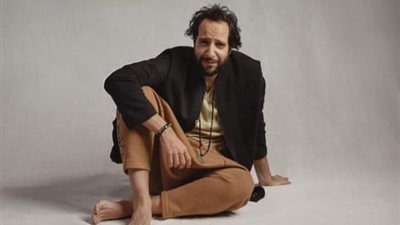 ادعولها.. أحمد أمين يعلن إصابة زوجته بفيروس كورونا