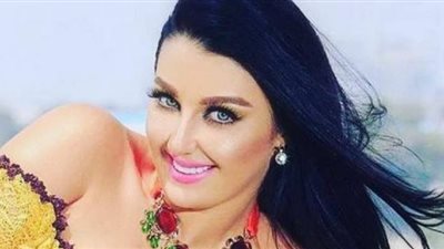 صوفينار تعتزل الرقص وترتدي الحجاب والجمهور يعلق :ربنا يهديكي