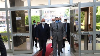 شاهد.. كيف استقبل محافظ قنا وزير القوى العاملة؟