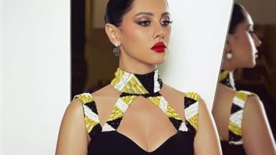 ياسمين رئيس تتألق بفستان أسود جذاب في جلسة تصوير جديدة (صور)