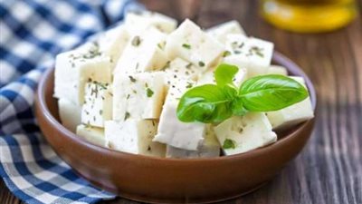 لماذا جبن الفيتا خيار جيد للريجيم؟