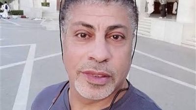 نفسنة وقطع للأرزاق.. مخرج أفلام الزعيم يتعرض لضائقة مالية ويعمل سائق