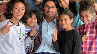 على ربيع يشوق الجمهور لمسلسل ”أحسن أب” في رمضان