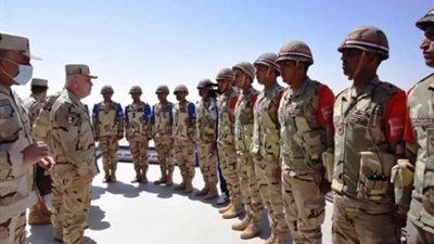 الفريق محمد فريد يشهد المرحلة الرئيسية للمشروع التكتيكى ”جاسر - 5 ”