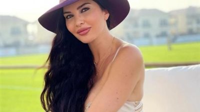 شاهد.. لاميتا فرنجيه تشعل مواقع التواصل الاجتماعى برقصة مثيرة